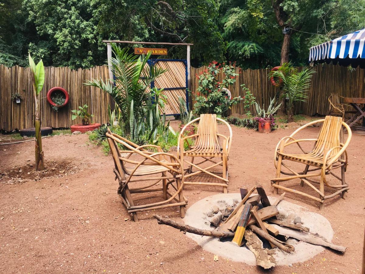 Ava Garden Backpackers Apartment Mto wa Mbu Exterior photo