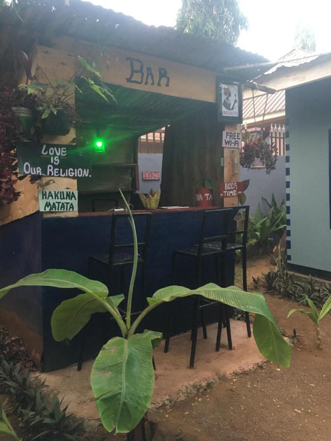 Ava Garden Backpackers Apartment Mto wa Mbu Exterior photo