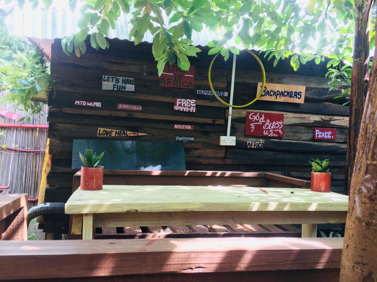 Ava Garden Backpackers Apartment Mto wa Mbu Exterior photo