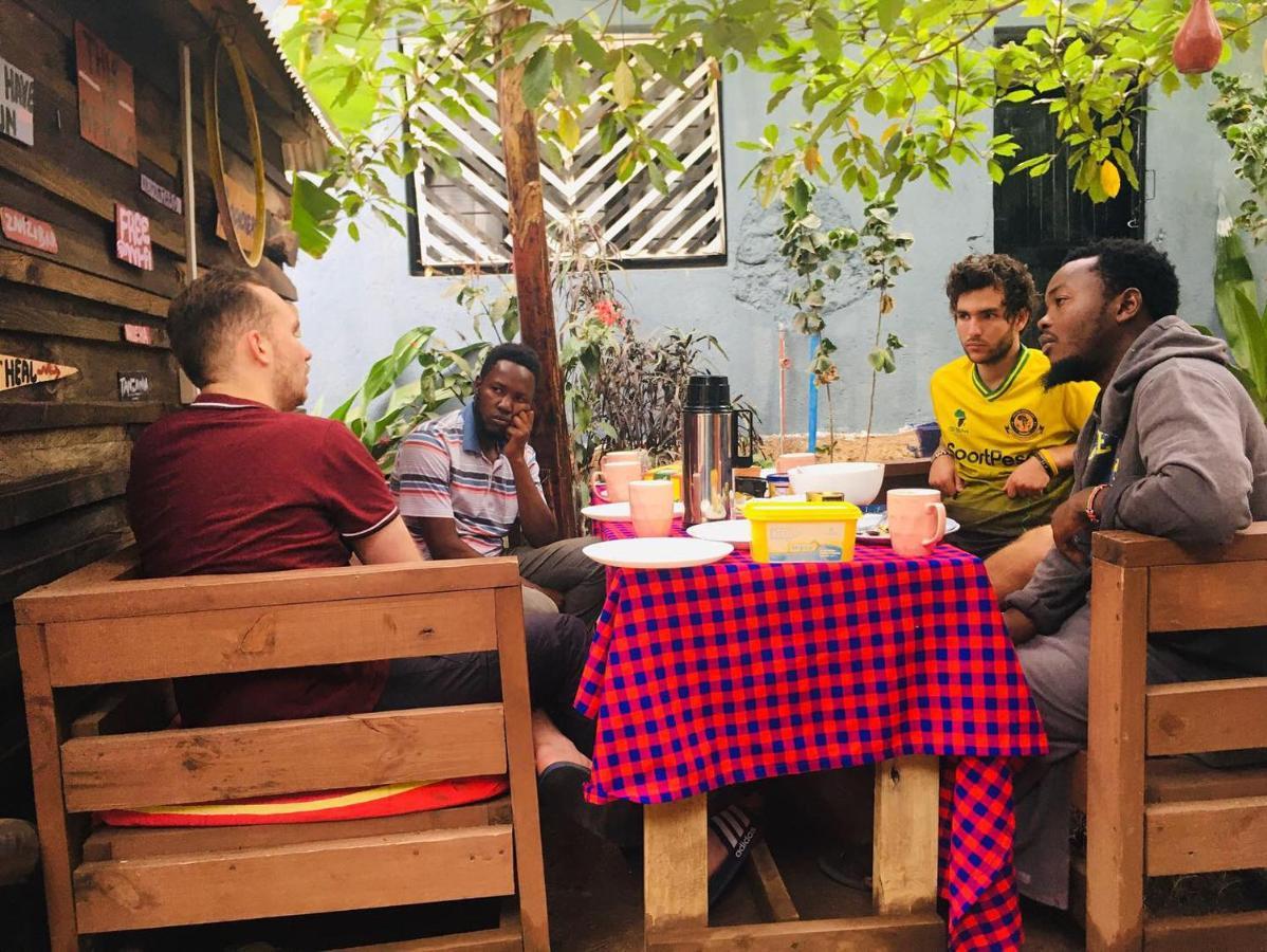 Ava Garden Backpackers Apartment Mto wa Mbu Exterior photo
