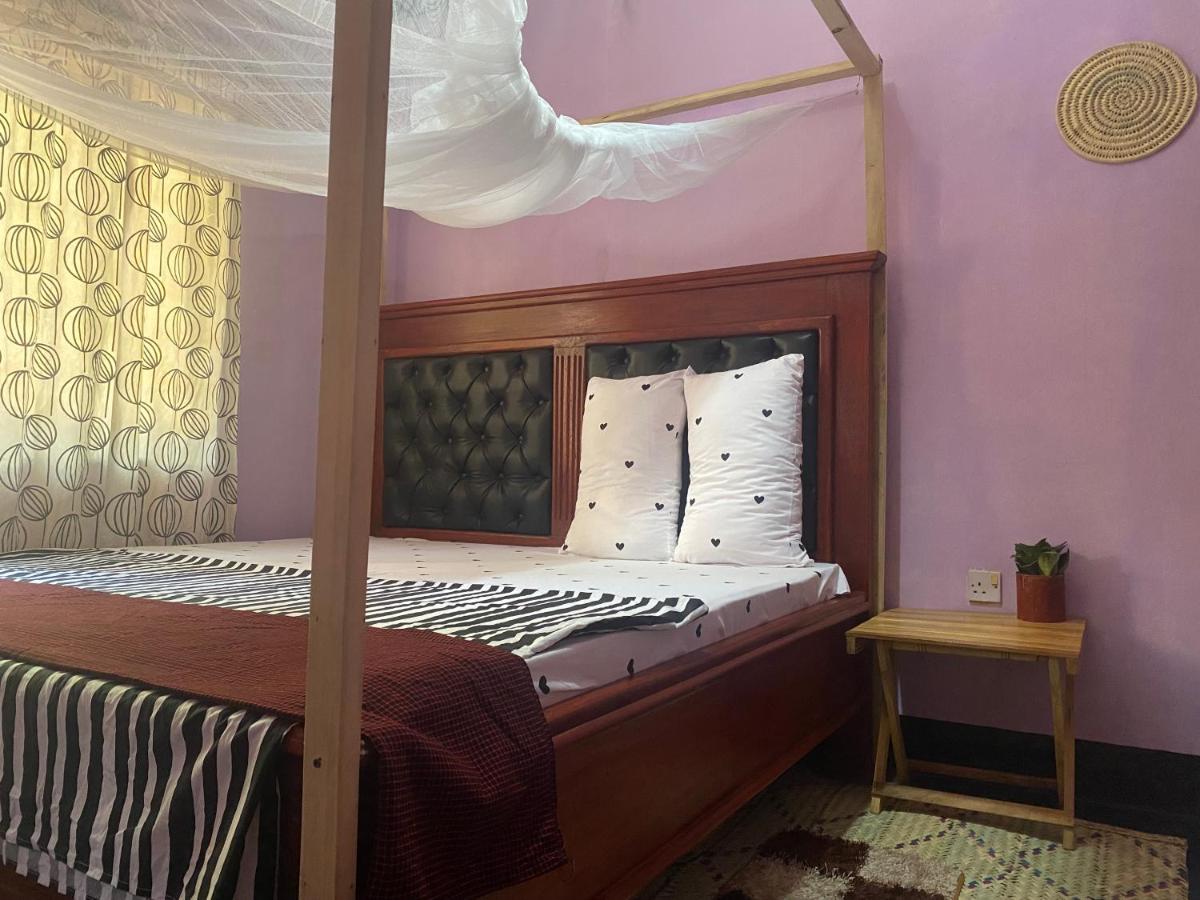 Ava Garden Backpackers Apartment Mto wa Mbu Exterior photo