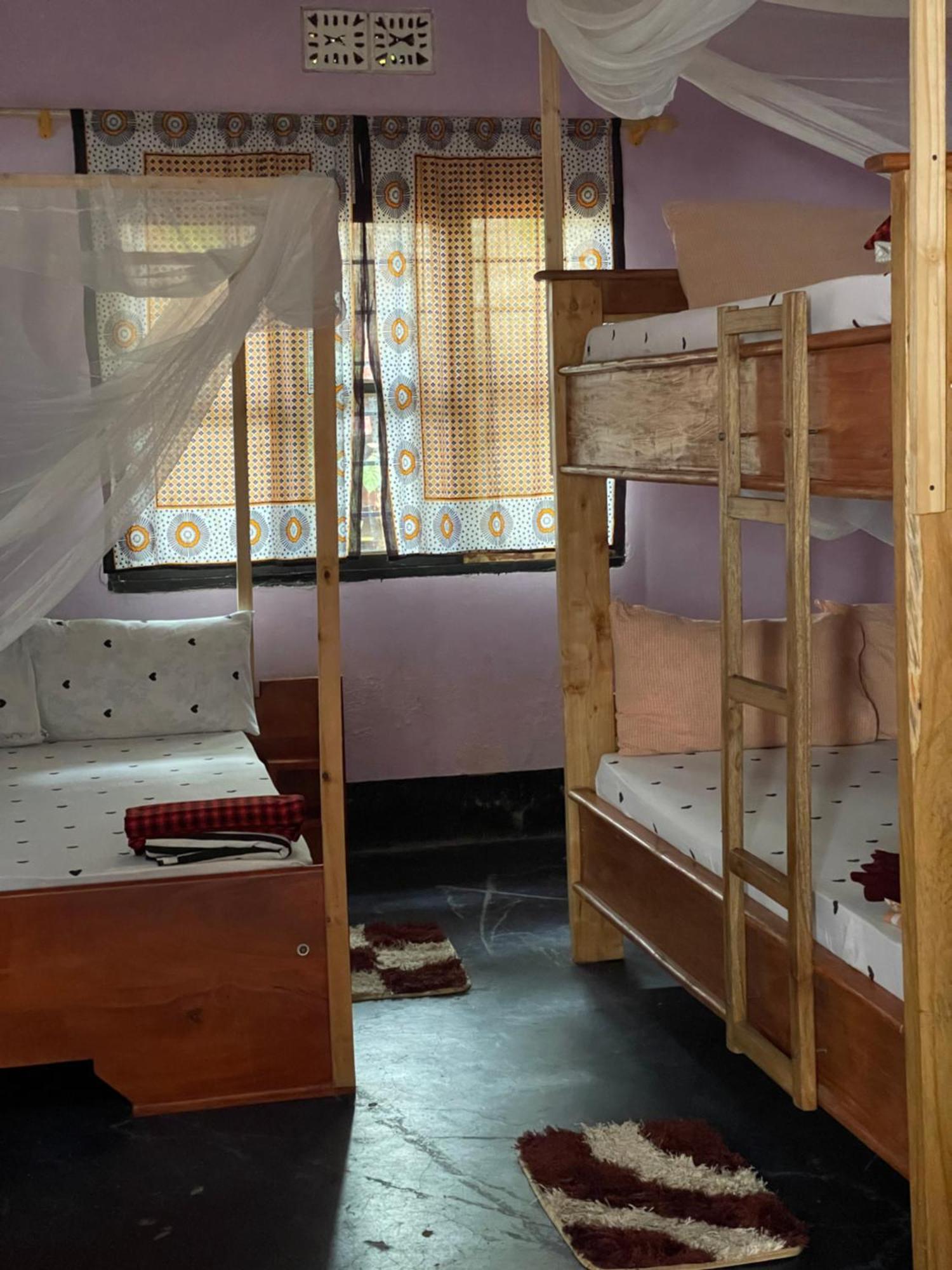 Ava Garden Backpackers Apartment Mto wa Mbu Exterior photo